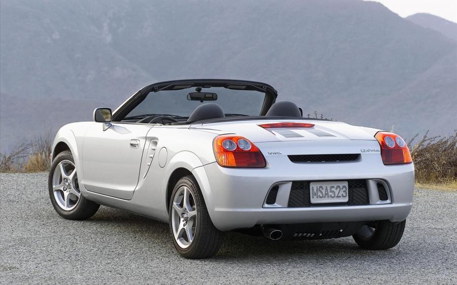 Toyota MR2 Spyder 2005 года  (фото 9 из 20)